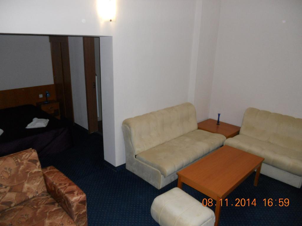 Family Hotel Helios Sevlievo Værelse billede
