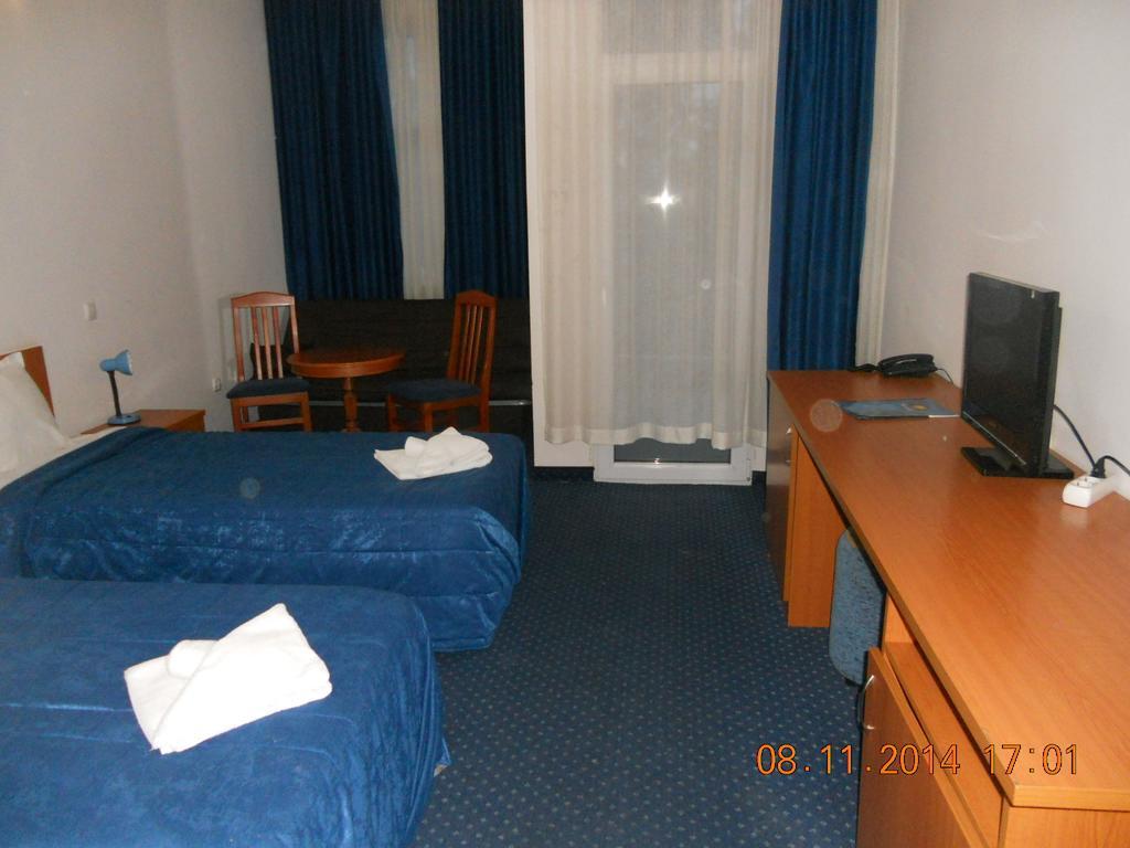 Family Hotel Helios Sevlievo Værelse billede