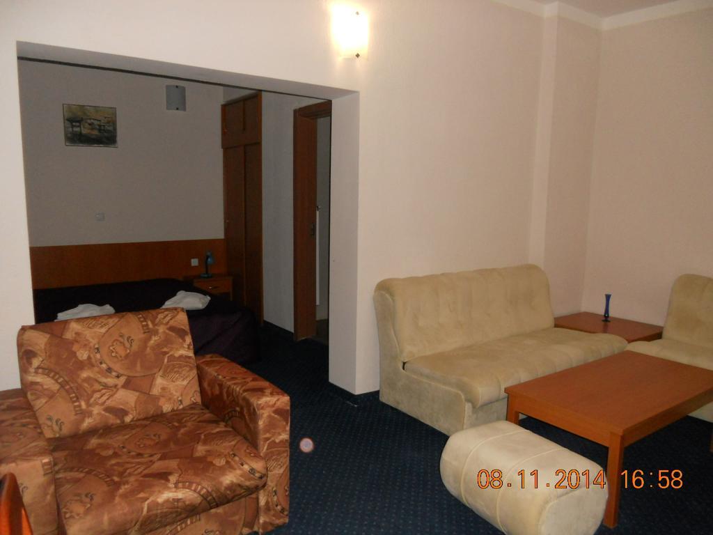 Family Hotel Helios Sevlievo Værelse billede